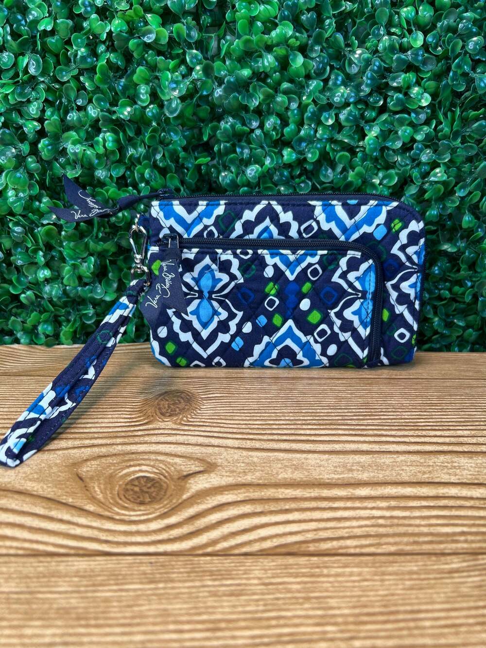 Vera Bradley Cotton Wristlet Wallet blue green ''5x3'' hanging clip card quilt